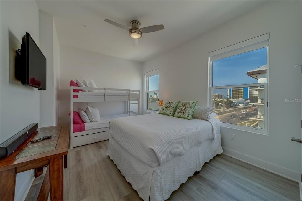 For Rent: $8,000 (3 beds, 3 baths, 1727 Square Feet)