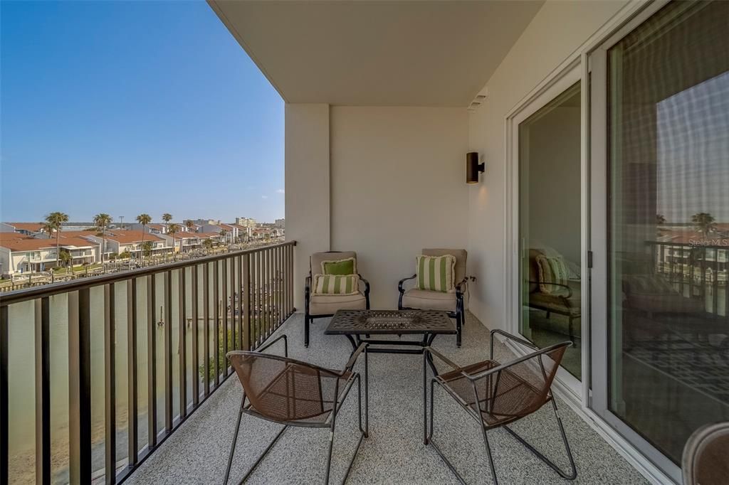 For Rent: $8,000 (3 beds, 3 baths, 1727 Square Feet)