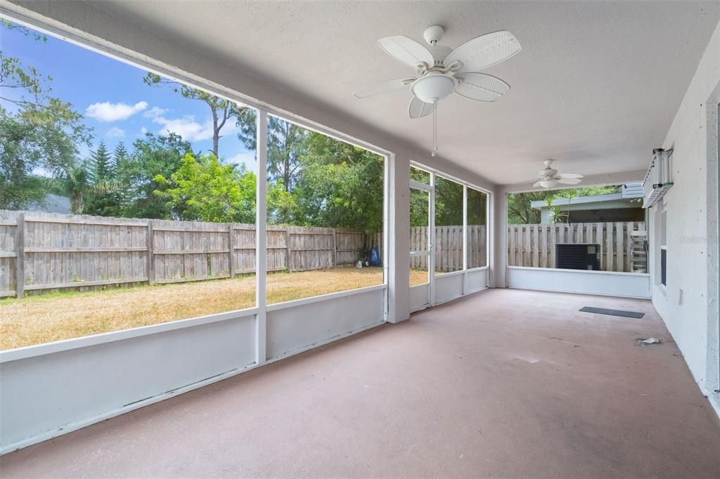 Activo con contrato: $335,000 (4 camas, 2 baños, 2252 Pies cuadrados)