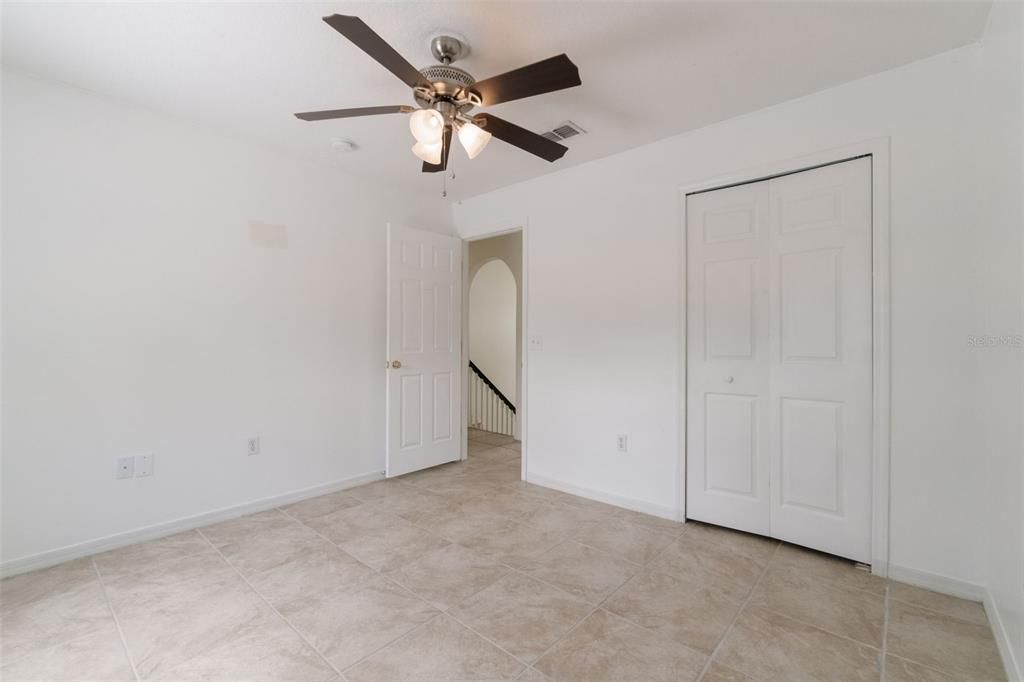 Activo con contrato: $335,000 (4 camas, 2 baños, 2252 Pies cuadrados)