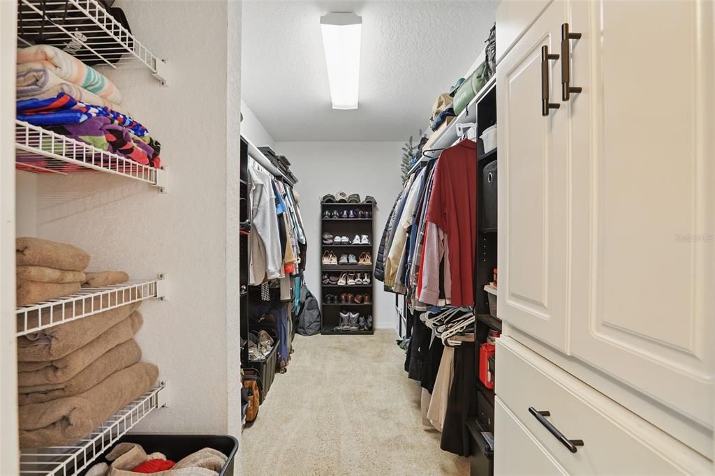 For Sale: $725,000 (4 beds, 3 baths, 2907 Square Feet)