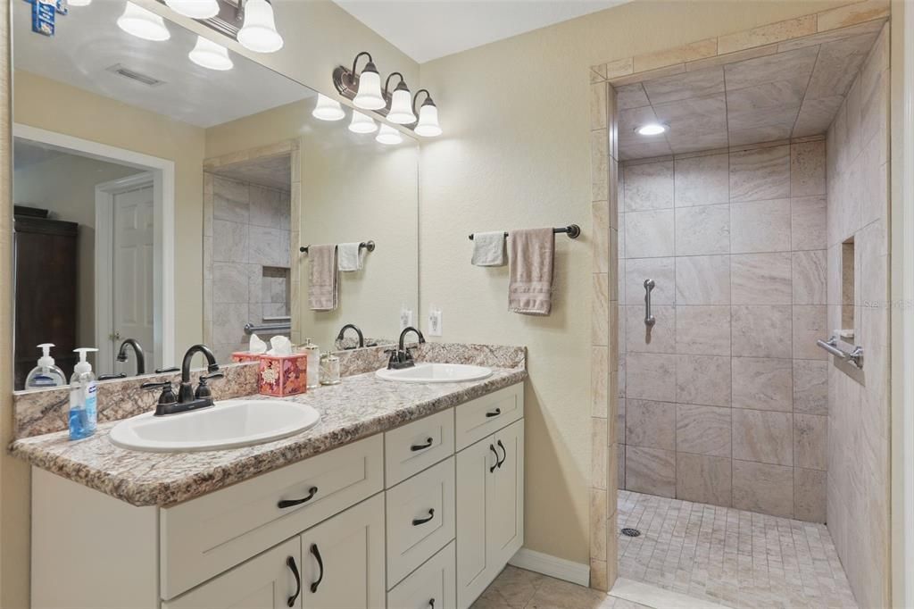 For Sale: $725,000 (4 beds, 3 baths, 2907 Square Feet)