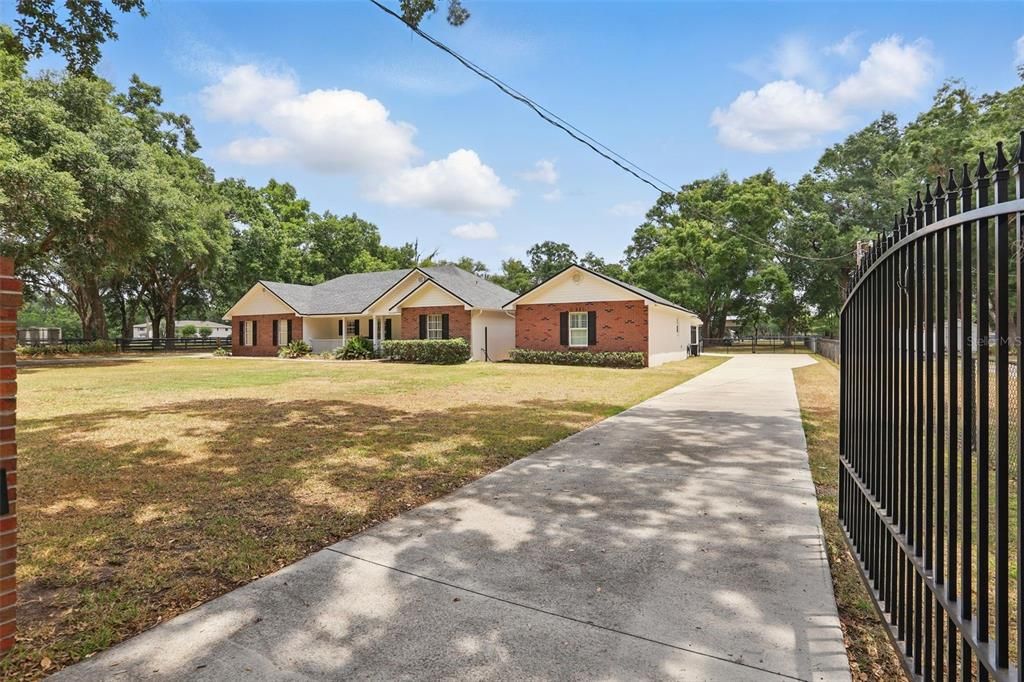 For Sale: $725,000 (4 beds, 3 baths, 2907 Square Feet)