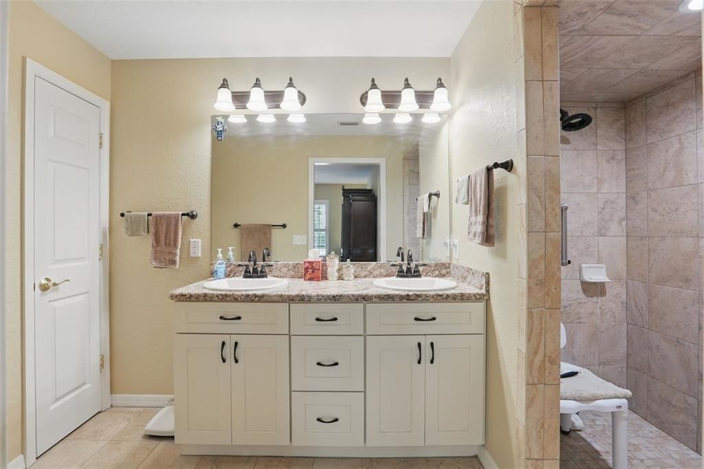 For Sale: $725,000 (4 beds, 3 baths, 2907 Square Feet)