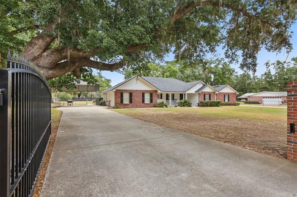 For Sale: $725,000 (4 beds, 3 baths, 2907 Square Feet)