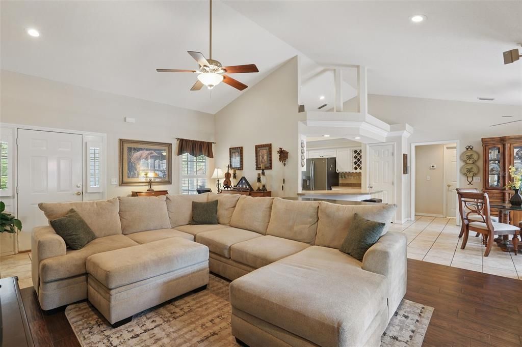 For Sale: $725,000 (4 beds, 3 baths, 2907 Square Feet)