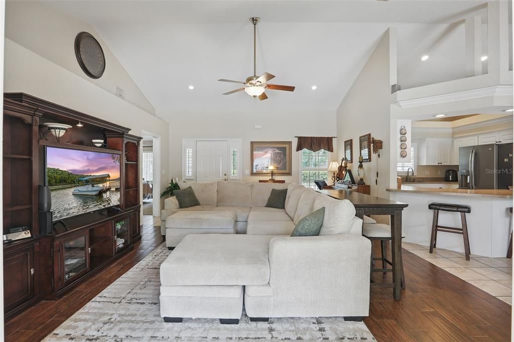 For Sale: $725,000 (4 beds, 3 baths, 2907 Square Feet)