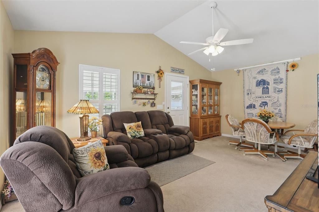 For Sale: $725,000 (4 beds, 3 baths, 2907 Square Feet)