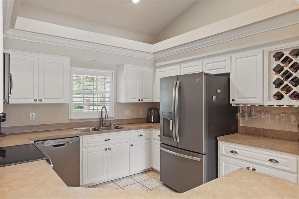 For Sale: $725,000 (4 beds, 3 baths, 2907 Square Feet)