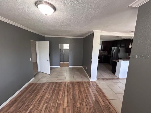 Activo con contrato: $295,000 (3 camas, 2 baños, 1677 Pies cuadrados)