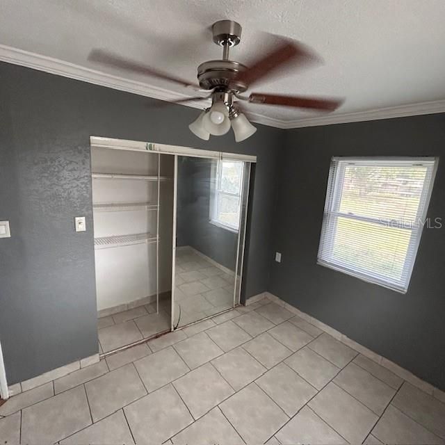 Activo con contrato: $295,000 (3 camas, 2 baños, 1677 Pies cuadrados)