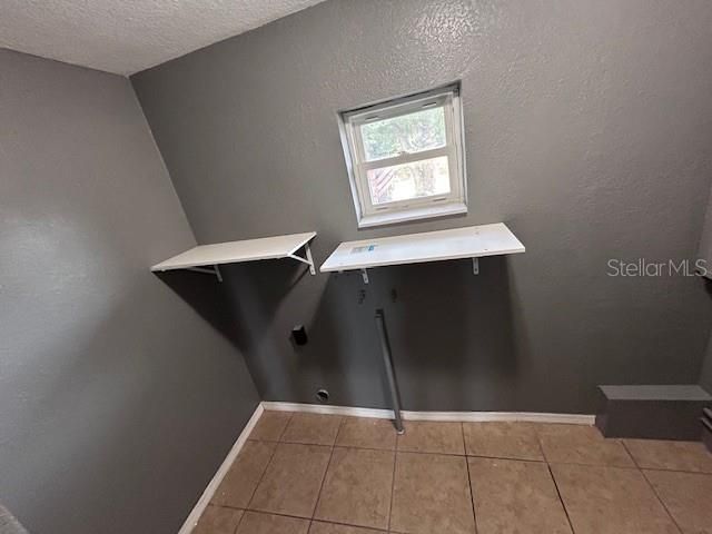 Activo con contrato: $295,000 (3 camas, 2 baños, 1677 Pies cuadrados)