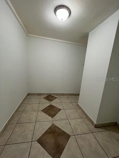Activo con contrato: $295,000 (3 camas, 2 baños, 1677 Pies cuadrados)