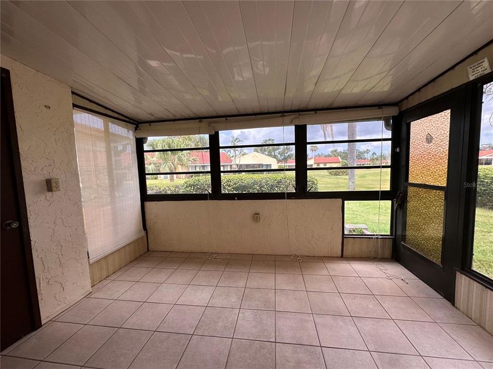 合同活跃: $149,900 (2 贝兹, 2 浴室, 1098 平方英尺)