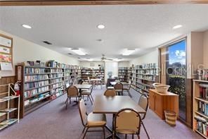 合同活跃: $149,900 (2 贝兹, 2 浴室, 1098 平方英尺)