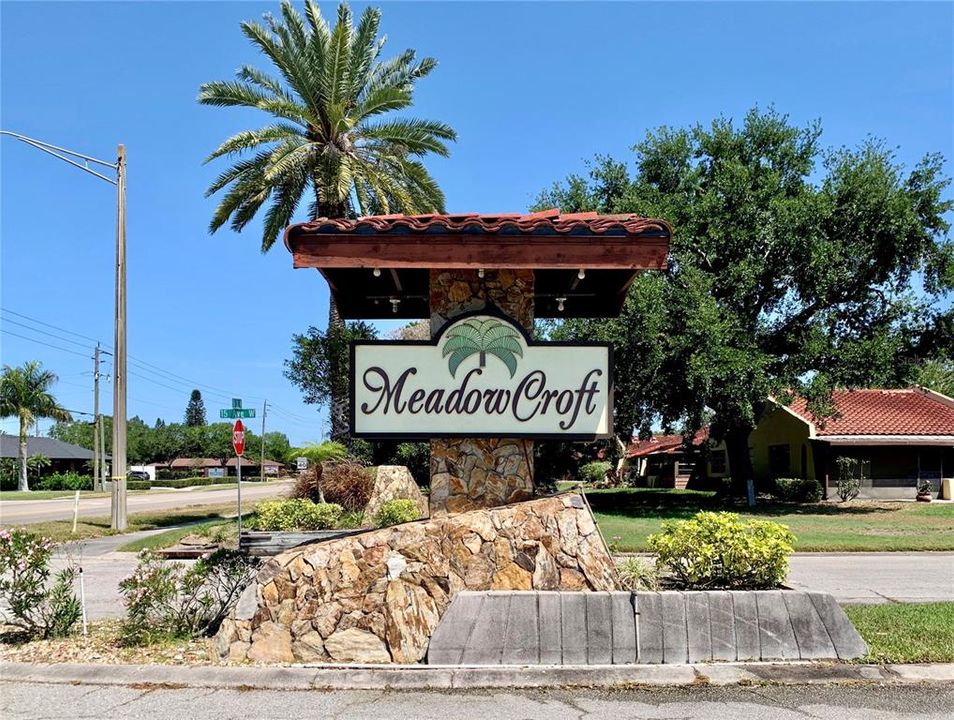 合同活跃: $149,900 (2 贝兹, 2 浴室, 1098 平方英尺)