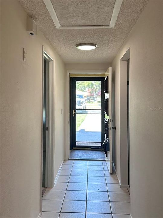 合同活跃: $149,900 (2 贝兹, 2 浴室, 1098 平方英尺)