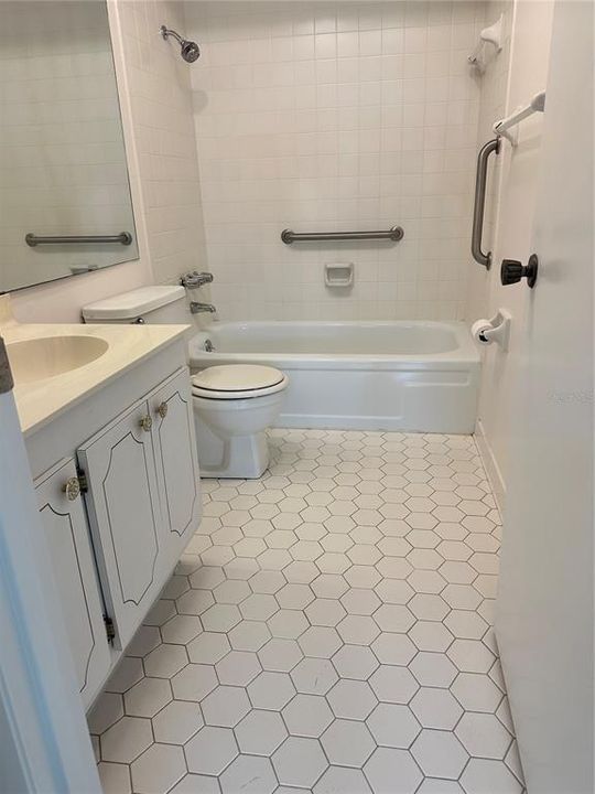 合同活跃: $149,900 (2 贝兹, 2 浴室, 1098 平方英尺)