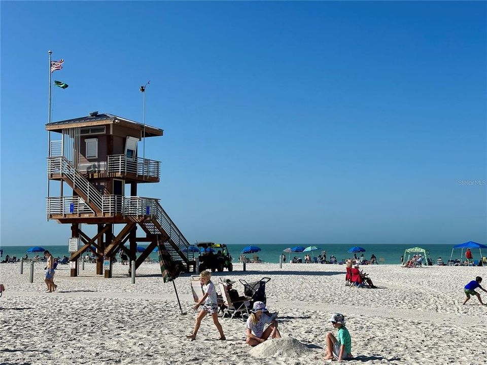 合同活跃: $149,900 (2 贝兹, 2 浴室, 1098 平方英尺)