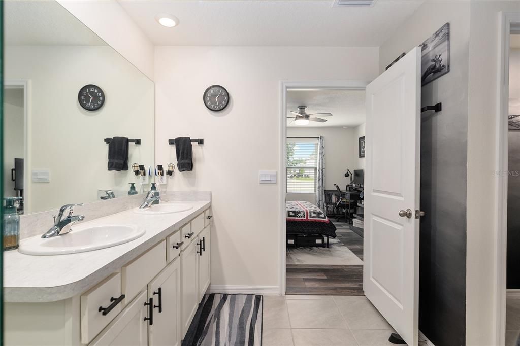 For Sale: $358,000 (4 beds, 2 baths, 1773 Square Feet)