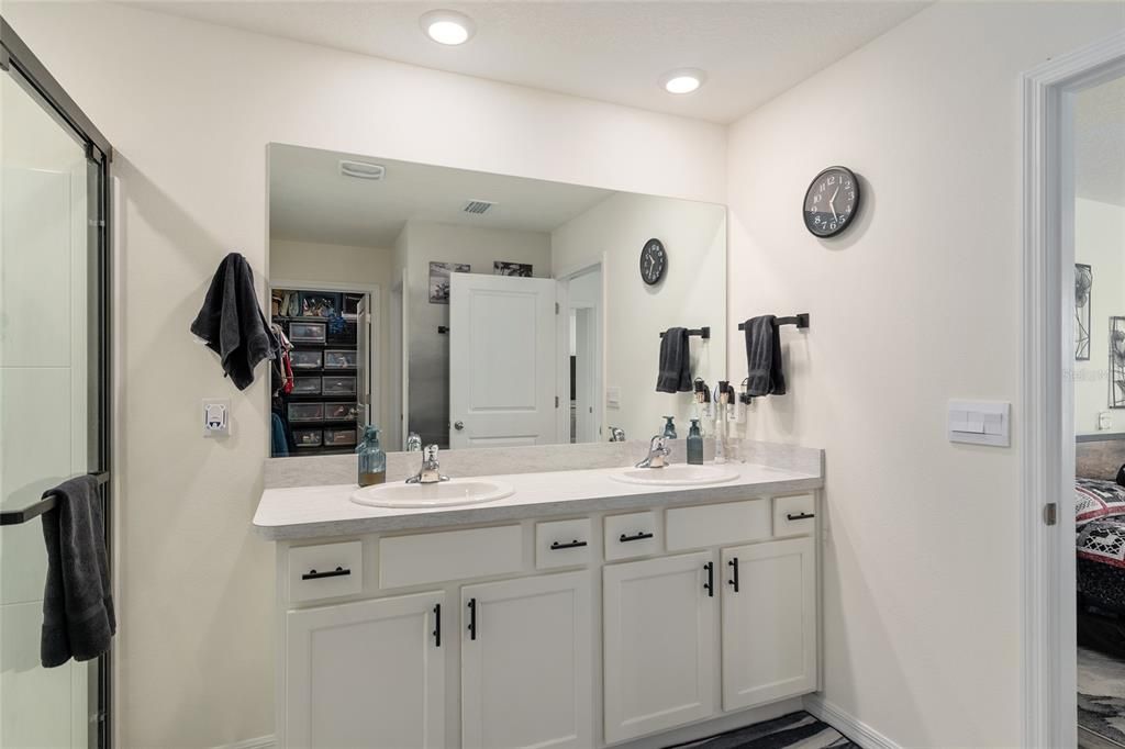 For Sale: $358,000 (4 beds, 2 baths, 1773 Square Feet)