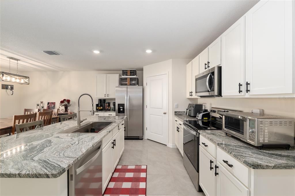 For Sale: $358,000 (4 beds, 2 baths, 1773 Square Feet)