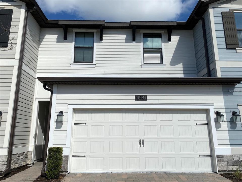 Recently Rented: $2,395 (3 beds, 2 baths, 1863 Square Feet)