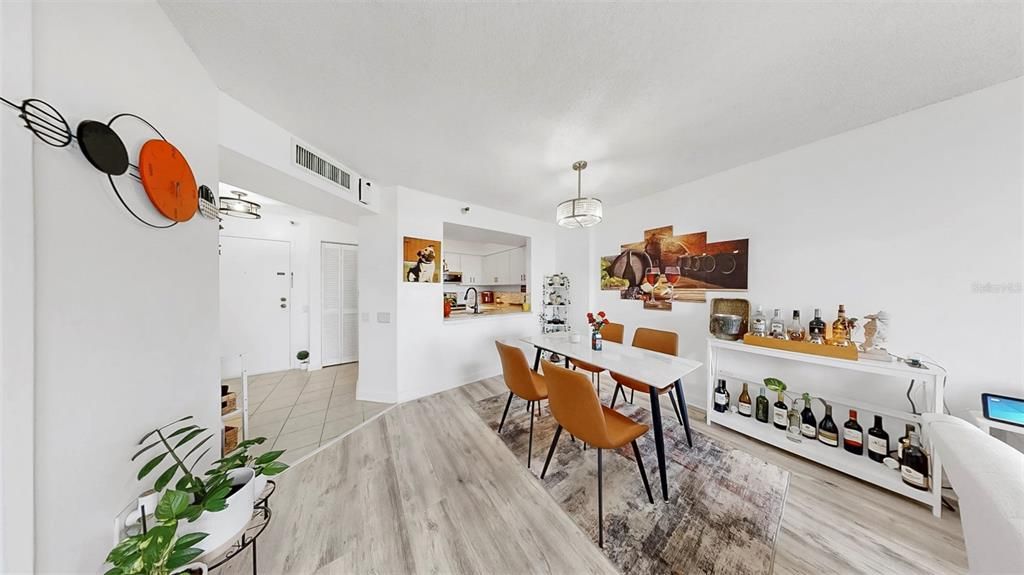 Active With Contract: $149,000 (1 beds, 1 baths, 750 Square Feet)