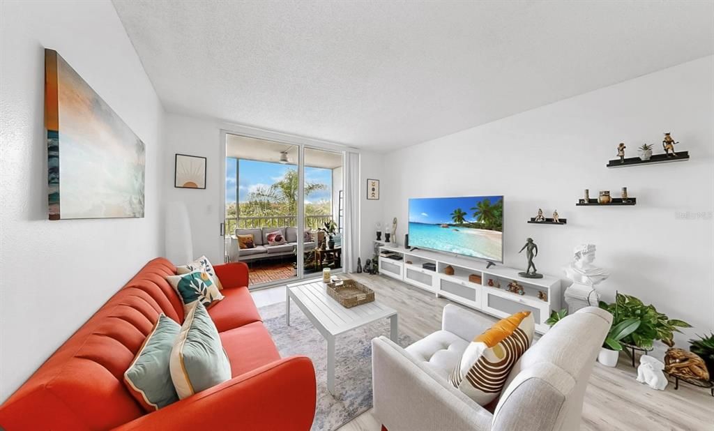 Active With Contract: $149,000 (1 beds, 1 baths, 750 Square Feet)