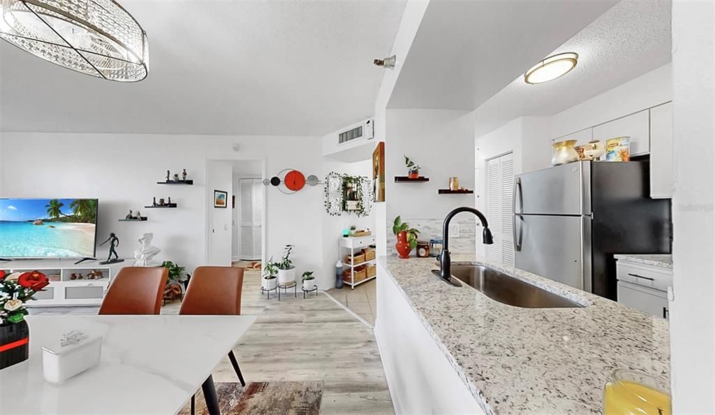 Active With Contract: $149,000 (1 beds, 1 baths, 750 Square Feet)