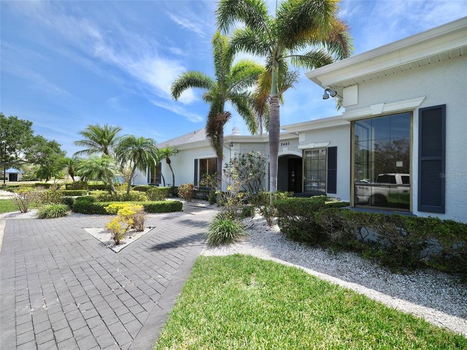 Active With Contract: $149,000 (1 beds, 1 baths, 750 Square Feet)