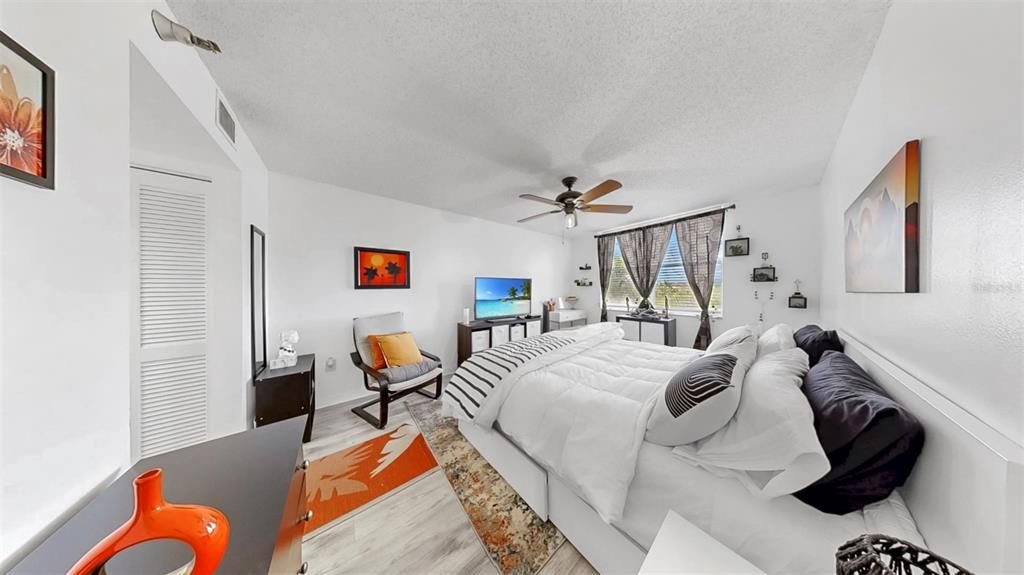Active With Contract: $149,000 (1 beds, 1 baths, 750 Square Feet)