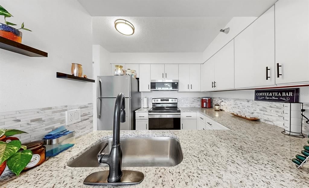 Active With Contract: $149,000 (1 beds, 1 baths, 750 Square Feet)
