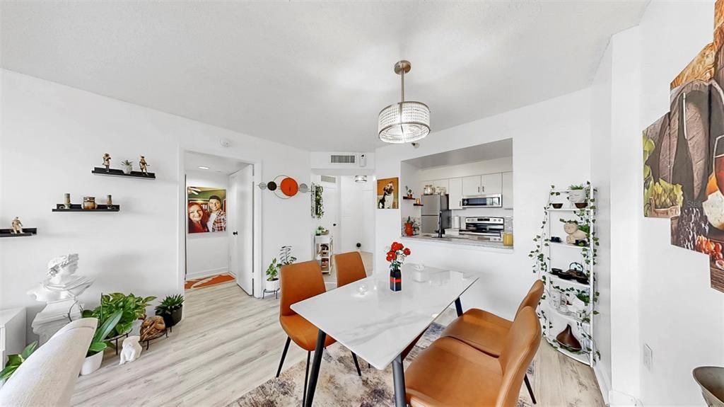 Active With Contract: $149,000 (1 beds, 1 baths, 750 Square Feet)