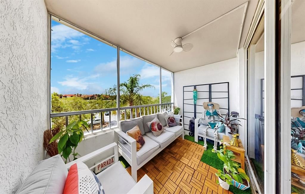 Active With Contract: $149,000 (1 beds, 1 baths, 750 Square Feet)