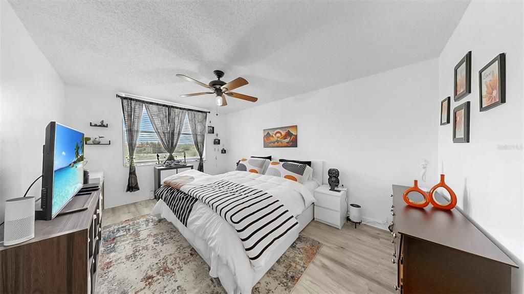Active With Contract: $149,000 (1 beds, 1 baths, 750 Square Feet)