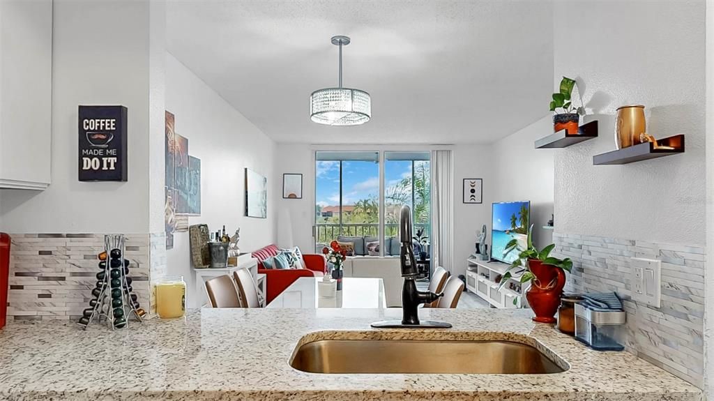 Active With Contract: $149,000 (1 beds, 1 baths, 750 Square Feet)