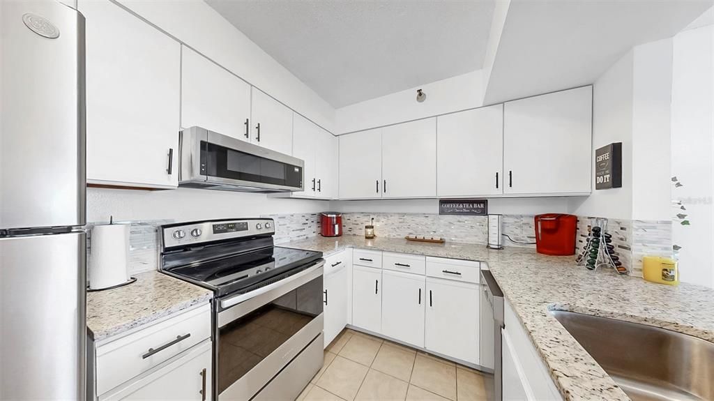 Active With Contract: $149,000 (1 beds, 1 baths, 750 Square Feet)