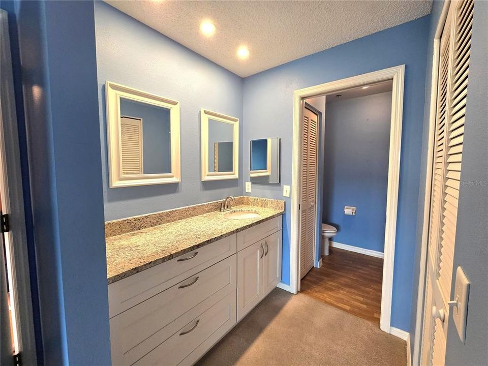 Active With Contract: $214,900 (2 beds, 2 baths, 1123 Square Feet)