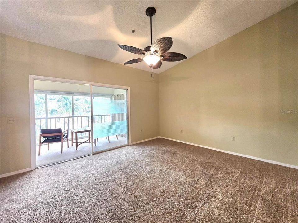 Active With Contract: $214,900 (2 beds, 2 baths, 1123 Square Feet)