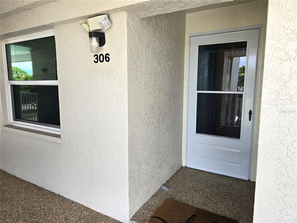 Active With Contract: $214,900 (2 beds, 2 baths, 1123 Square Feet)