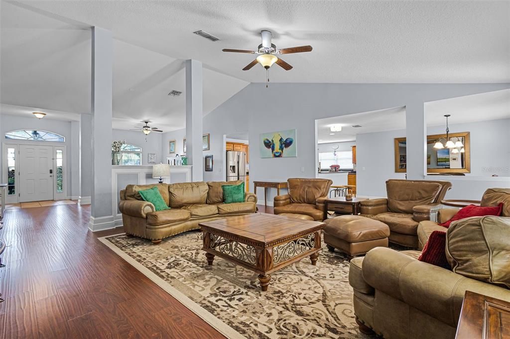 For Sale: $545,000 (4 beds, 3 baths, 3000 Square Feet)
