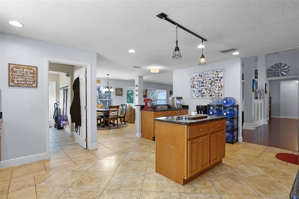 For Sale: $545,000 (4 beds, 3 baths, 3000 Square Feet)
