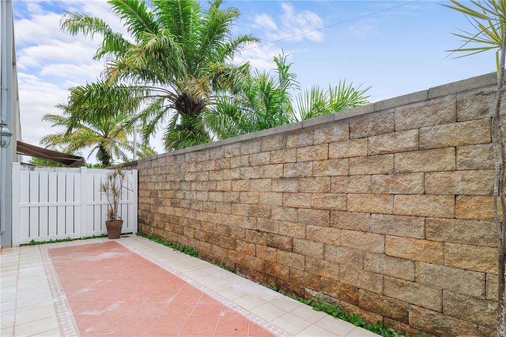 For Sale: $399,950 (3 beds, 2 baths, 1861 Square Feet)