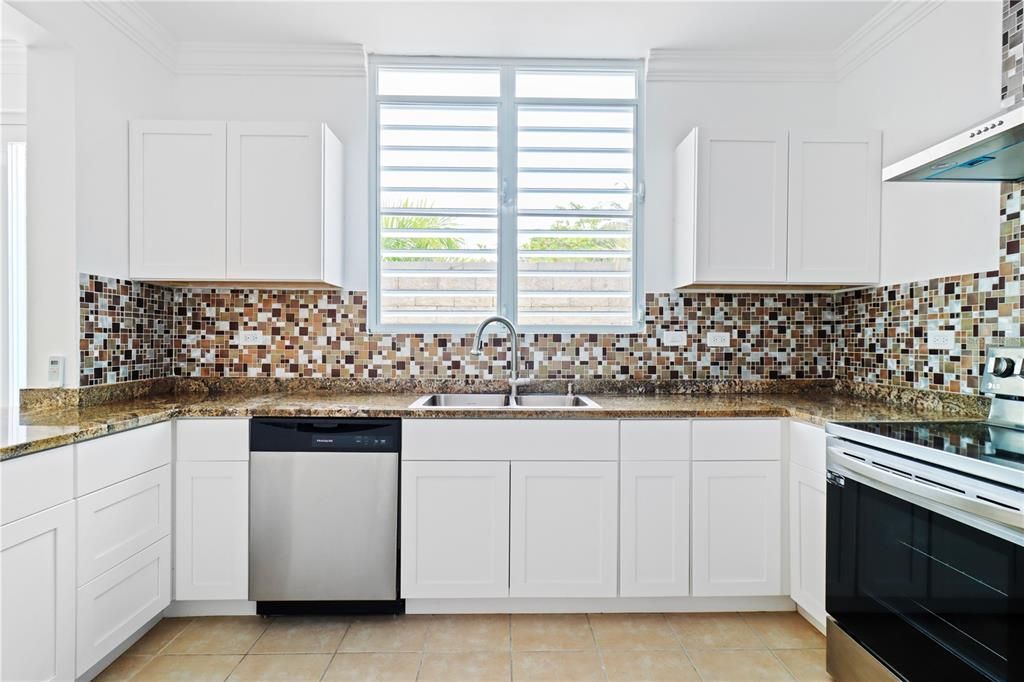 For Sale: $399,950 (3 beds, 2 baths, 1861 Square Feet)