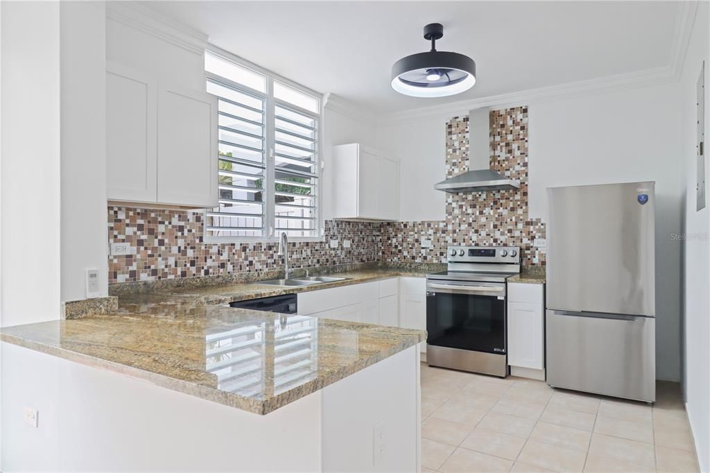 For Sale: $399,950 (3 beds, 2 baths, 1861 Square Feet)