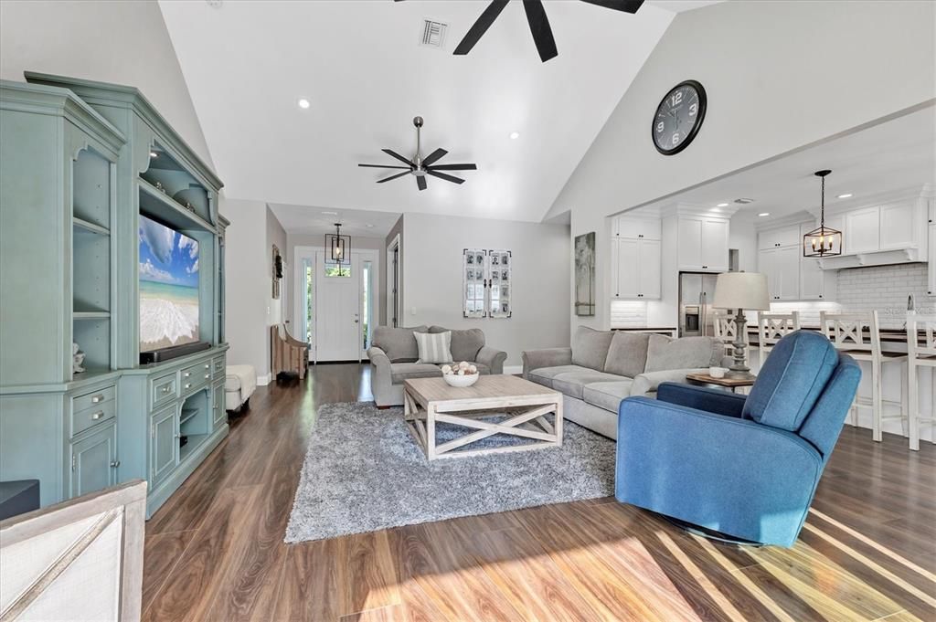 Active With Contract: $798,400 (4 beds, 3 baths, 2505 Square Feet)