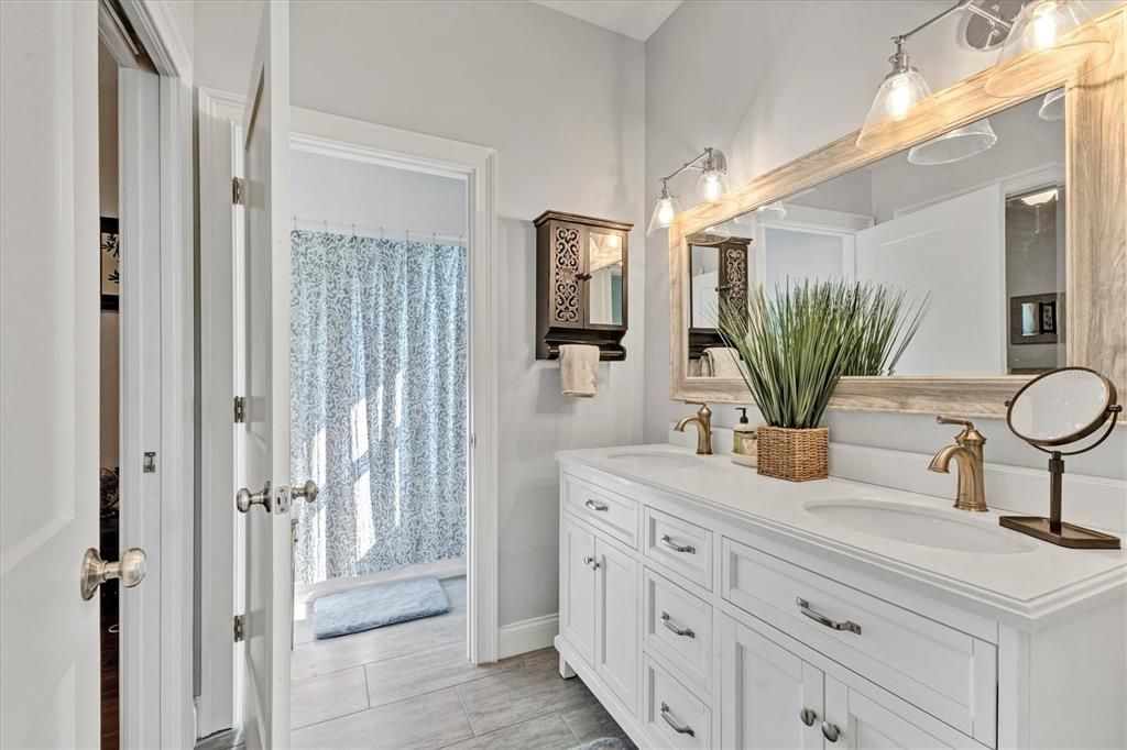 Active With Contract: $798,400 (4 beds, 3 baths, 2505 Square Feet)