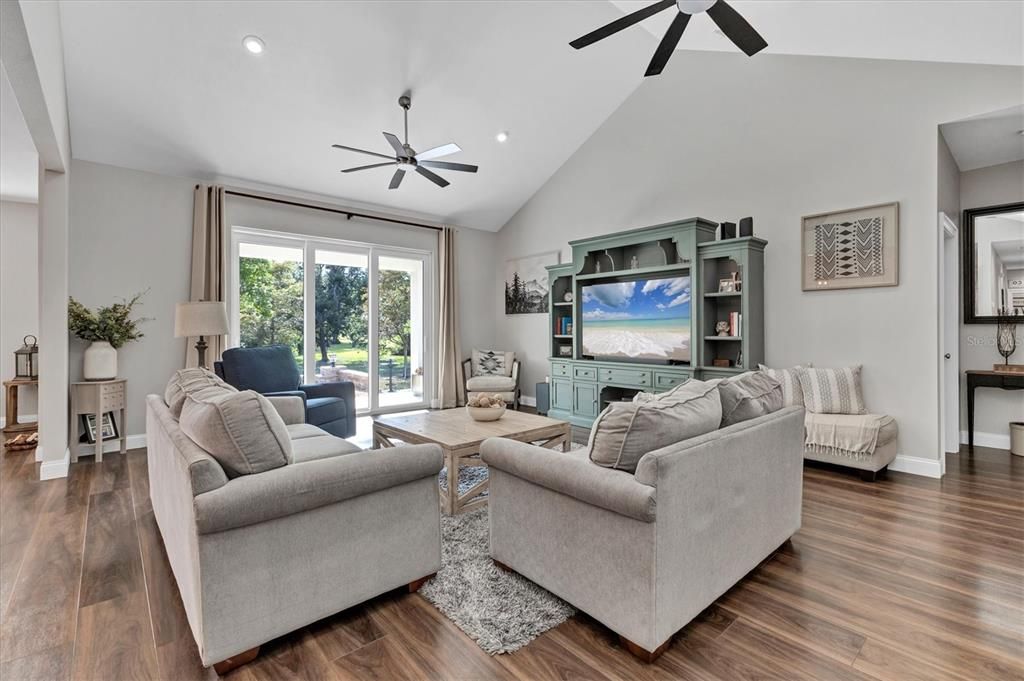 Active With Contract: $798,400 (4 beds, 3 baths, 2505 Square Feet)