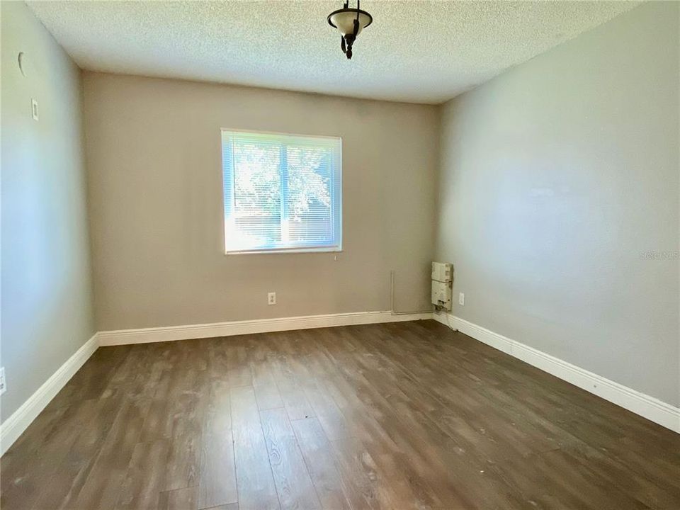 For Rent: $1,300 (2 beds, 2 baths, 864 Square Feet)